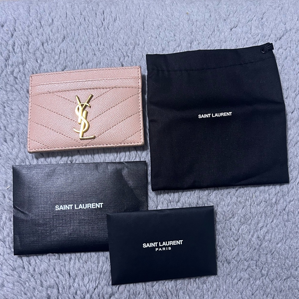 YSL CASSANDRE MATELASSÉ CARD CASE IN GRAIN DE POUDRE LEATHER